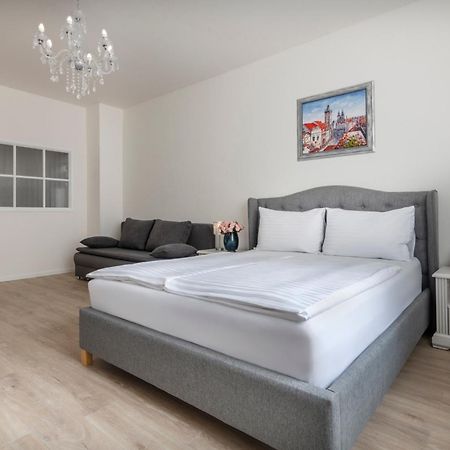Prague Serenity Suites And Apartments Eksteriør billede